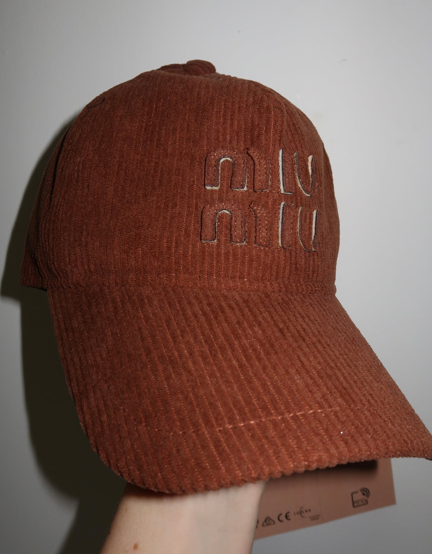 MIU CAP